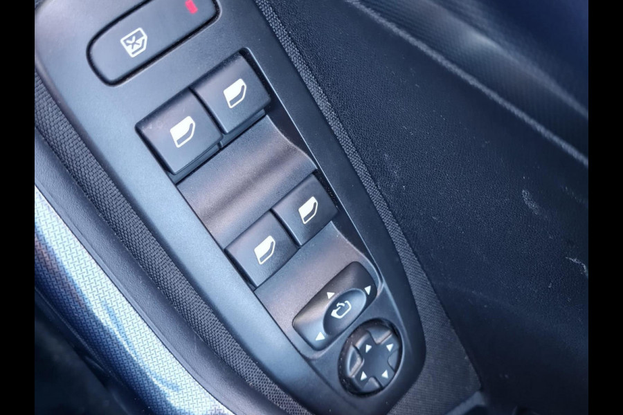 Peugeot 2008 1.2 PureTech Allure | automaat | Hoge instap |