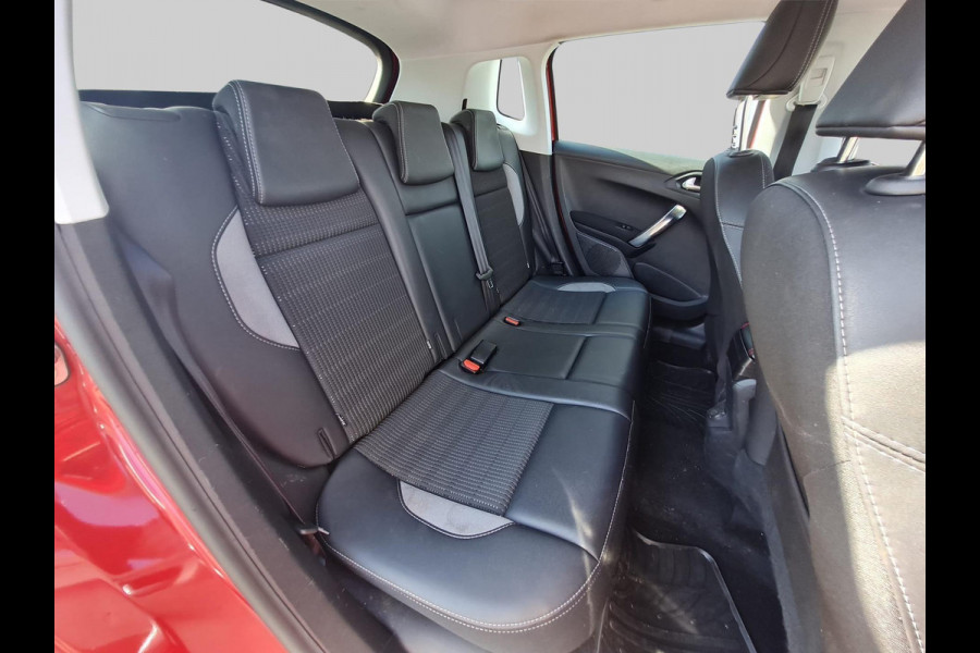 Peugeot 2008 1.2 PureTech Allure | automaat | Hoge instap |