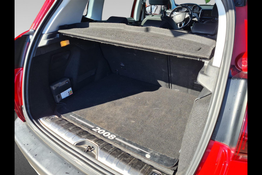 Peugeot 2008 1.2 PureTech Allure | automaat | Hoge instap |