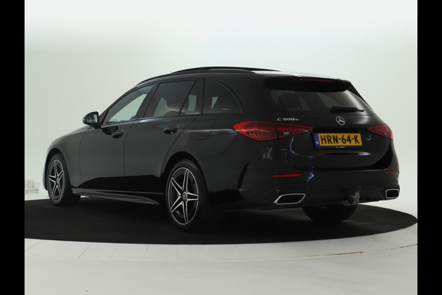 Mercedes-Benz C-Klasse Estate 300 e AMG Line | Edition AMG-Line | Night Pakket | Trekhaak | Panorama Schuif-Kanteldak | Digital Licht | DC Laden | Stuur en Stoelverwarming | Inclusief 24 maanden MB Certified garantie voor Europa.