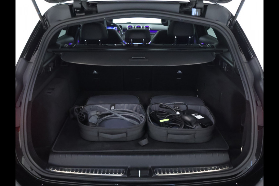Mercedes-Benz C-Klasse Estate 300 e AMG Line | Edition AMG-Line | Night Pakket | Trekhaak | Panorama Schuif-Kanteldak | Digital Licht | DC Laden | Stuur en Stoelverwarming | Inclusief 24 maanden MB Certified garantie voor Europa.