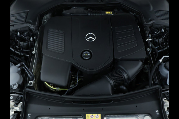 Mercedes-Benz C-Klasse Estate 300 e AMG Line | Edition AMG-Line | Night Pakket | Trekhaak | Panorama Schuif-Kanteldak | Digital Licht | DC Laden | Stuur en Stoelverwarming | Inclusief 24 maanden MB Certified garantie voor Europa.
