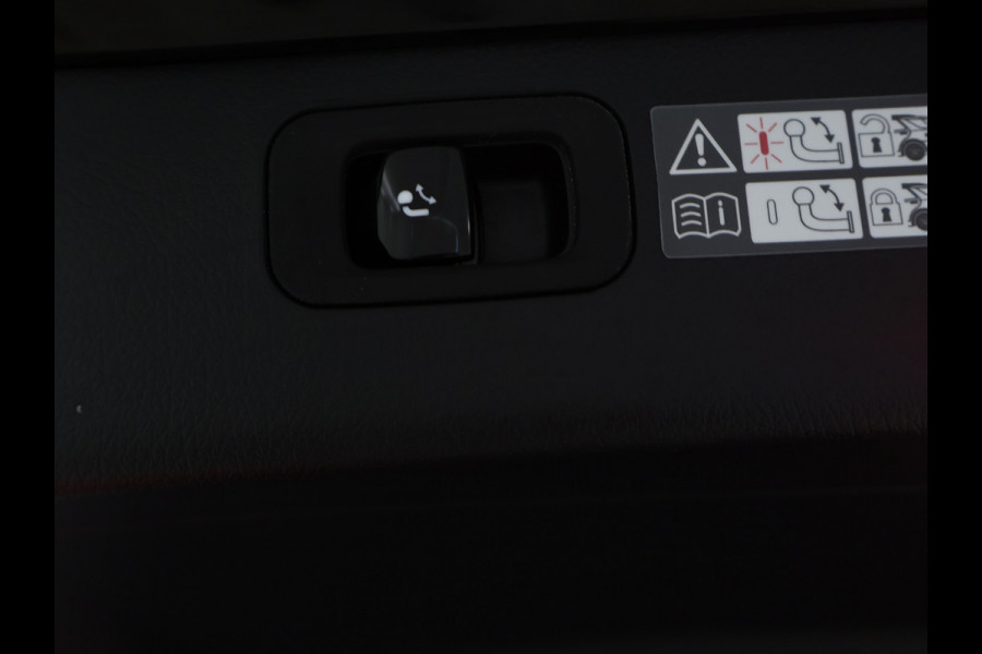 Mercedes-Benz C-Klasse Estate 300 e AMG Line | Edition AMG-Line | Night Pakket | Trekhaak | Panorama Schuif-Kanteldak | Digital Licht | DC Laden | Stuur en Stoelverwarming | Inclusief 24 maanden MB Certified garantie voor Europa.