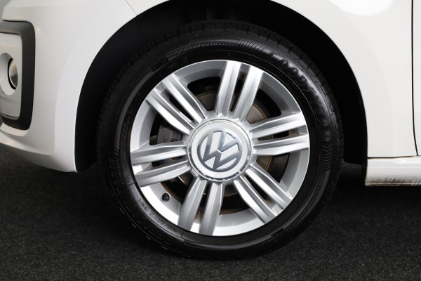 Volkswagen up! 1.0 BMT high up! | Schuif/Kantel dak | Parkeer Sensoren achter | Achteruitrij Camera | Navigatie via App |