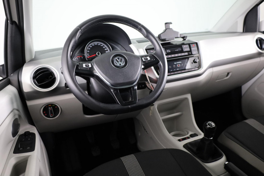 Volkswagen up! 1.0 BMT high up! | Schuif/Kantel dak | Parkeer Sensoren achter | Achteruitrij Camera | Navigatie via App |
