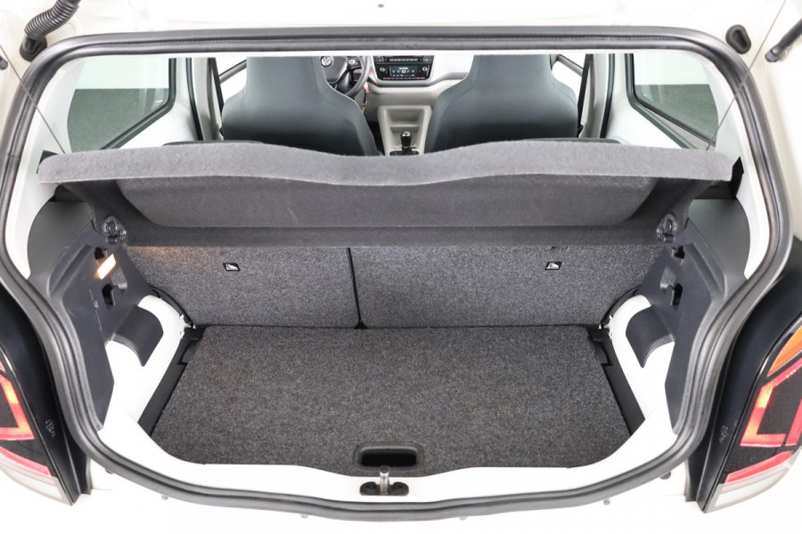 Volkswagen up! 1.0 BMT high up! | Schuif/Kantel dak | Parkeer Sensoren achter | Achteruitrij Camera | Navigatie via App |