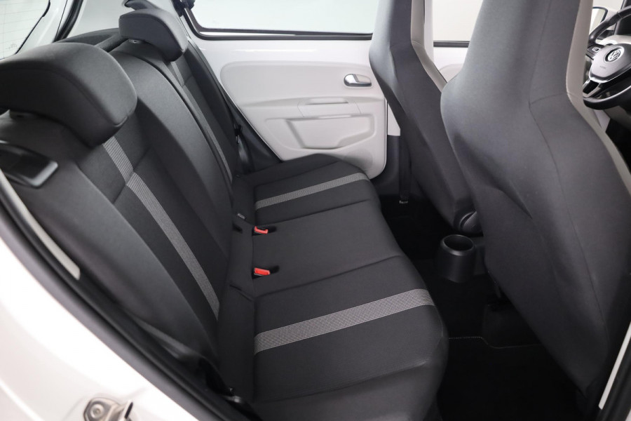 Volkswagen up! 1.0 BMT high up! | Schuif/Kantel dak | Parkeer Sensoren achter | Achteruitrij Camera | Navigatie via App |