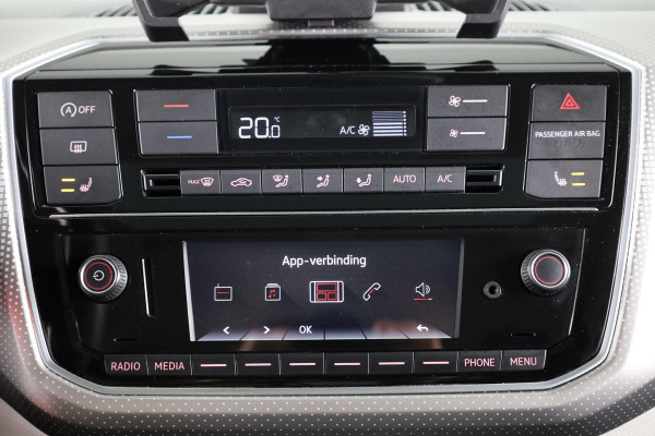 Volkswagen up! 1.0 BMT high up! | Schuif/Kantel dak | Parkeer Sensoren achter | Achteruitrij Camera | Navigatie via App |