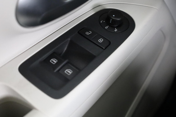 Volkswagen up! 1.0 BMT high up! | Schuif/Kantel dak | Parkeer Sensoren achter | Achteruitrij Camera | Navigatie via App |
