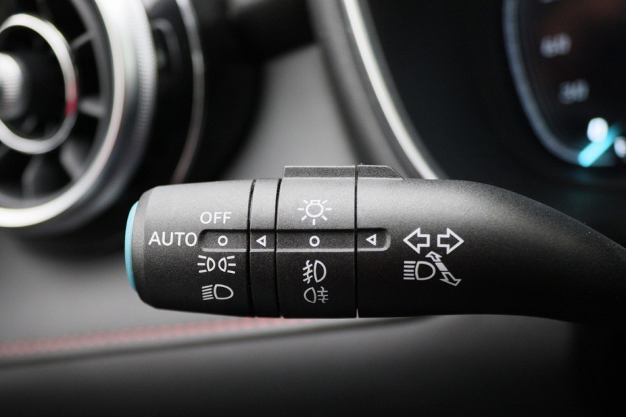 MG EHS 1.5 TGDI Luxury Plug-in Hybrid Leer, 360° Camera, ACC, Panoramadak, Apple Carplay, LED, 18''