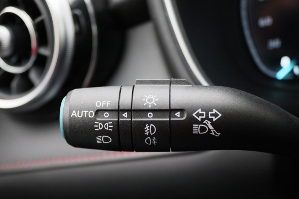 MG EHS 1.5 TGDI Luxury Plug-in Hybrid Leer, 360° Camera, ACC, Panoramadak, Apple Carplay, LED, 18''