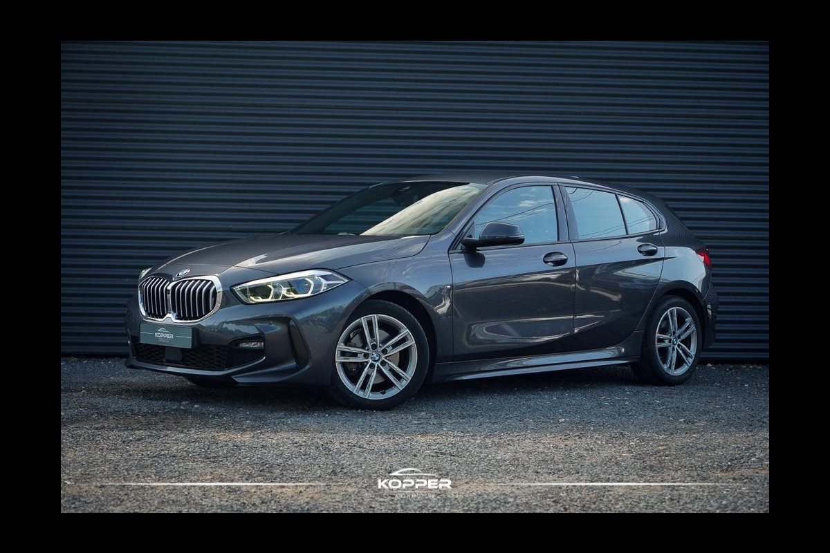 BMW 1-serie 118i High Executive M-Sport / Aut / Incl BTW / Stoelverwarming BMW 1-serie 118i High Executive M-Sport / Aut / Incl BTW / Stoelverwarming