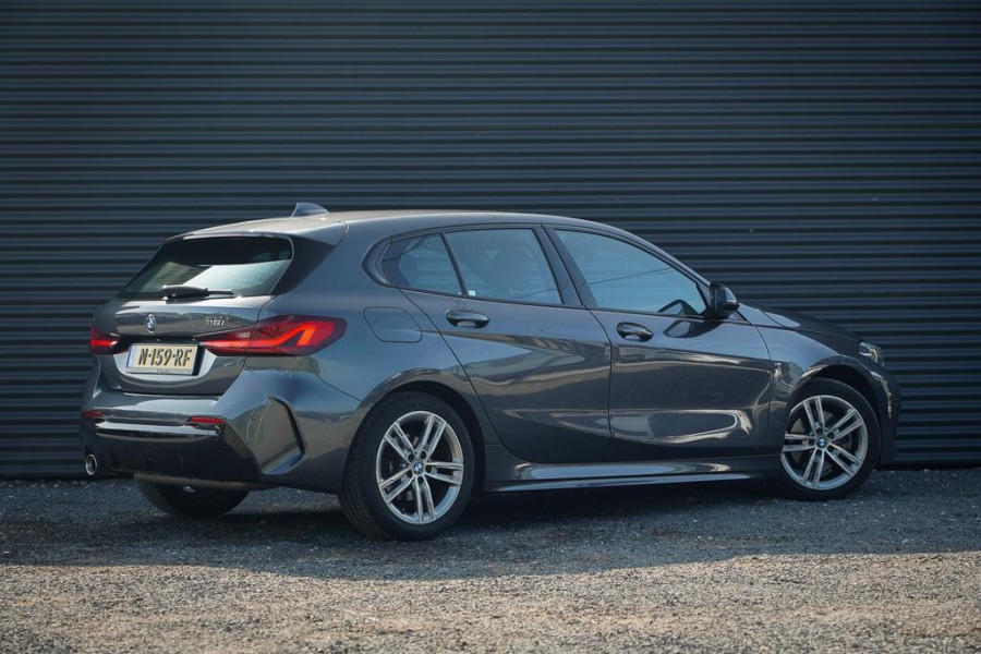 BMW 1-serie 118i High Executive M-Sport / Aut / Incl BTW / Stoelverwarming