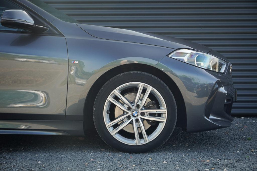 BMW 1-serie 118i High Executive M-Sport / Aut / Incl BTW / Stoelverwarming