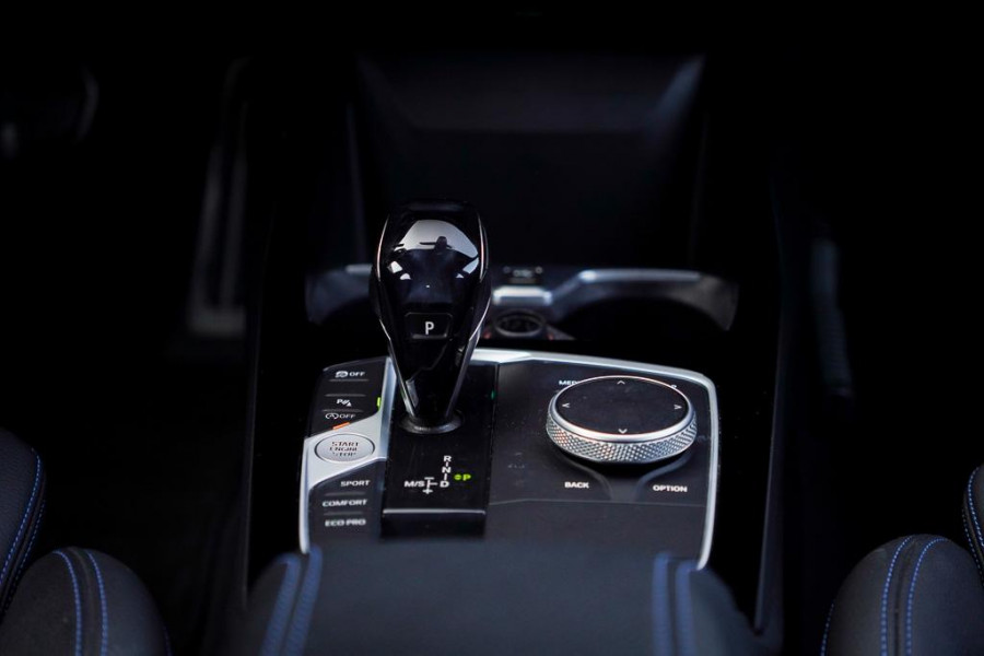 BMW 1-serie 118i High Executive M-Sport / Aut / Incl BTW / Stoelverwarming