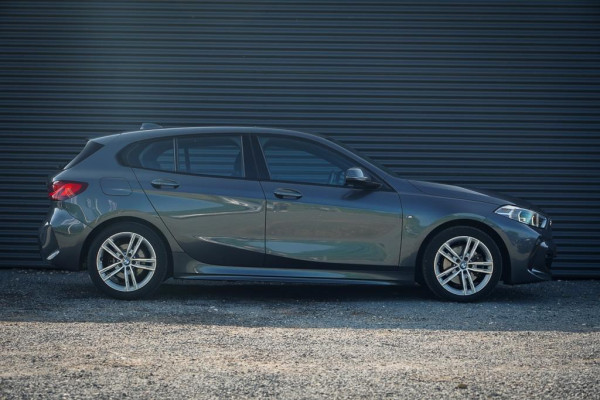 BMW 1-serie 118i High Executive M-Sport / Aut / Incl BTW / Stoelverwarming