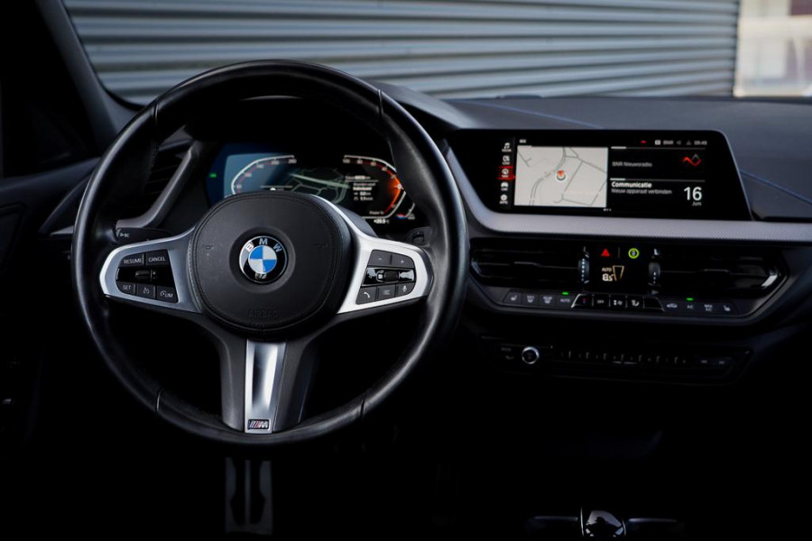 BMW 1-serie 118i High Executive M-Sport / Aut / Incl BTW / Stoelverwarming