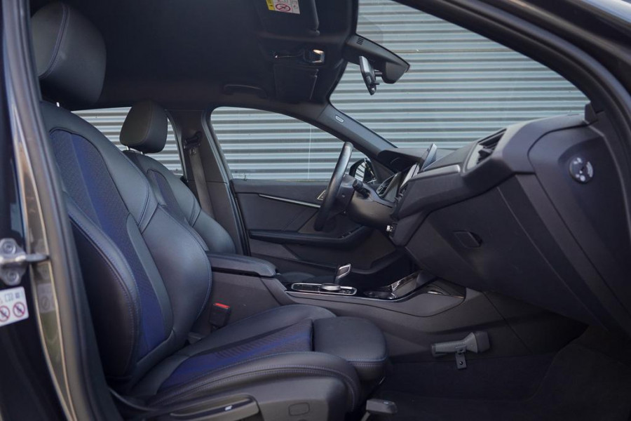 BMW 1-serie 118i High Executive M-Sport / Aut / Incl BTW / Stoelverwarming