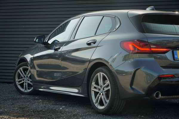 BMW 1-serie 118i High Executive M-Sport / Aut / Incl BTW / Stoelverwarming