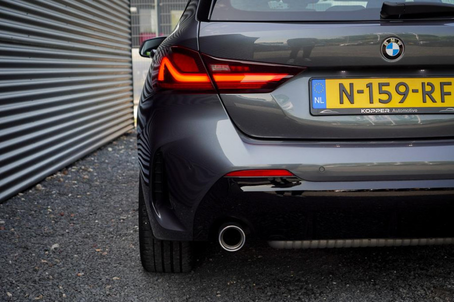 BMW 1-serie 118i High Executive M-Sport / Aut / Incl BTW / Stoelverwarming