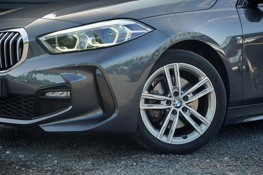BMW 1-serie 118i High Executive M-Sport / Aut / Incl BTW / Stoelverwarming