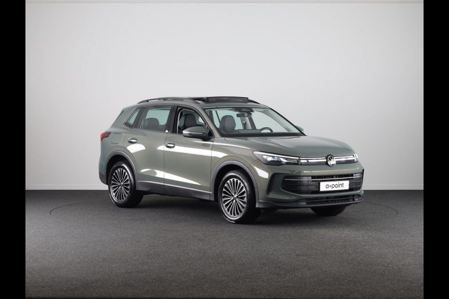 Volkswagen Tiguan 1.5 eTSI Life Edition Automaat (DSG) | Verlengde garantie | Panoramadak | Elektr. trekhaak | Parkeersensoren (Park assist) | Rondomzicht camera | Stoelverwarming | Head-up display |