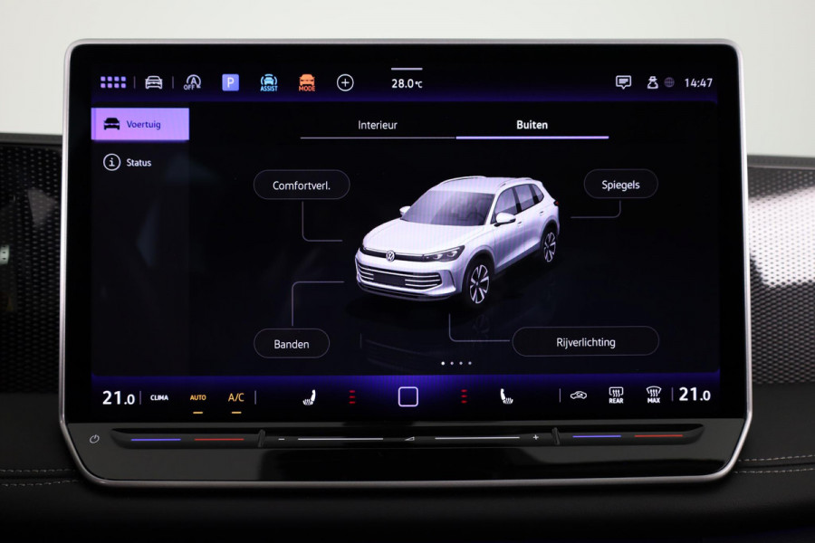Volkswagen Tiguan 1.5 eTSI Life Edition Automaat (DSG) | Verlengde garantie | Panoramadak | Elektr. trekhaak | Parkeersensoren (Park assist) | Rondomzicht camera | Stoelverwarming | Head-up display |