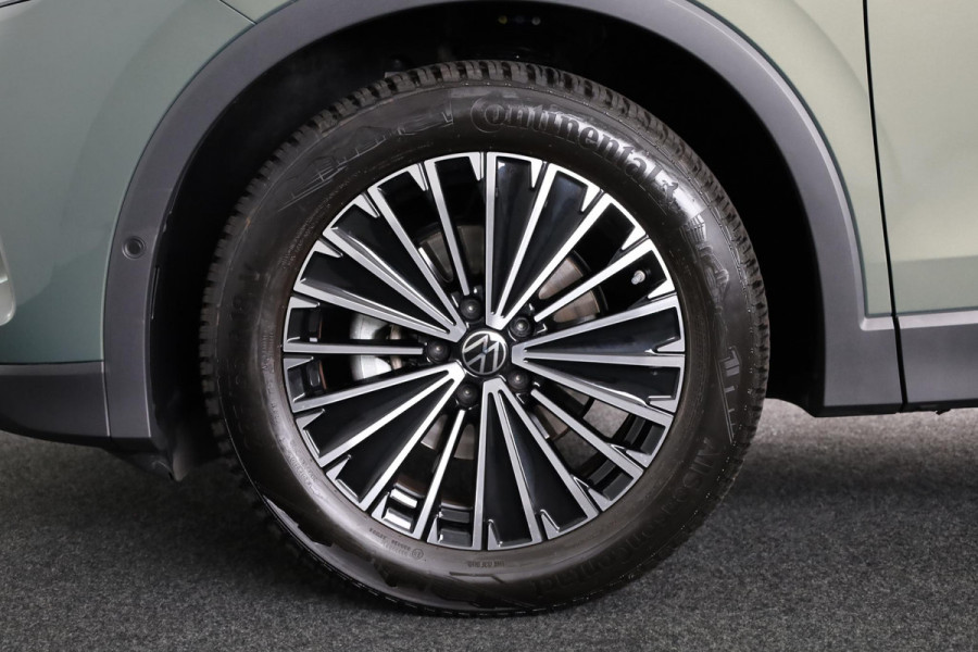 Volkswagen Tiguan 1.5 eTSI Life Edition Automaat (DSG) | Verlengde garantie | Panoramadak | Elektr. trekhaak | Parkeersensoren (Park assist) | Rondomzicht camera | Stoelverwarming | Head-up display |