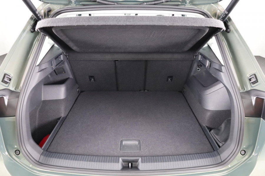 Volkswagen Tiguan 1.5 eTSI Life Edition Automaat (DSG) | Verlengde garantie | Panoramadak | Elektr. trekhaak | Parkeersensoren (Park assist) | Rondomzicht camera | Stoelverwarming | Head-up display |
