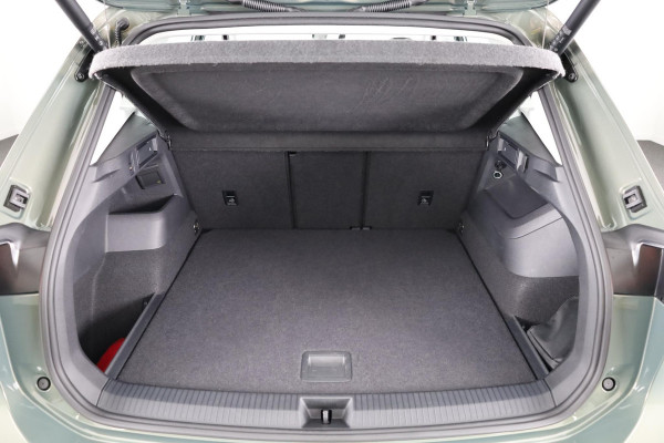 Volkswagen Tiguan 1.5 eTSI Life Edition Automaat (DSG) | Verlengde garantie | Panoramadak | Elektr. trekhaak | Parkeersensoren (Park assist) | Rondomzicht camera | Stoelverwarming | Head-up display |