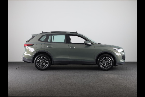 Volkswagen Tiguan 1.5 eTSI Life Edition Automaat (DSG) | Verlengde garantie | Panoramadak | Elektr. trekhaak | Parkeersensoren (Park assist) | Rondomzicht camera | Stoelverwarming | Head-up display |