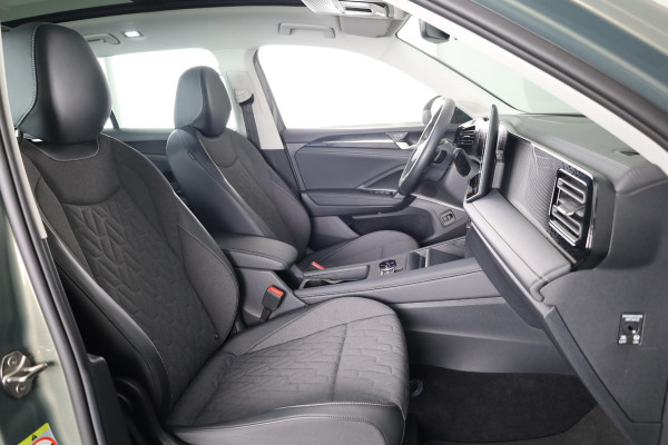 Volkswagen Tiguan 1.5 eTSI Life Edition Automaat (DSG) | Verlengde garantie | Panoramadak | Elektr. trekhaak | Parkeersensoren (Park assist) | Rondomzicht camera | Stoelverwarming | Head-up display |