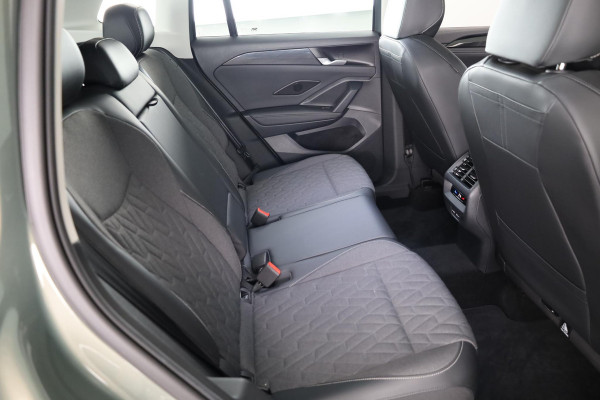 Volkswagen Tiguan 1.5 eTSI Life Edition Automaat (DSG) | Verlengde garantie | Panoramadak | Elektr. trekhaak | Parkeersensoren (Park assist) | Rondomzicht camera | Stoelverwarming | Head-up display |