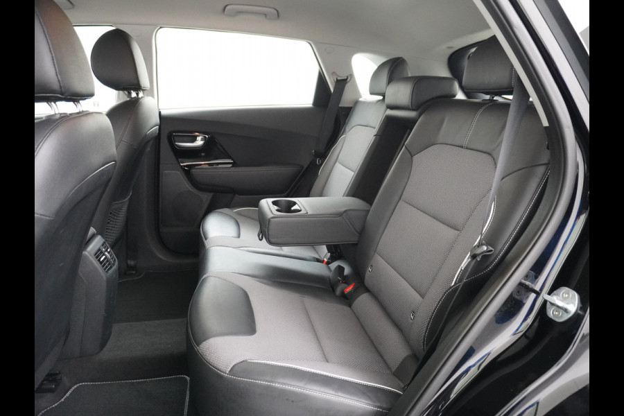 Kia e-Niro 64kWh AUT 204pk Navi Auto-Pilot Adaptive-Cruise+stop&go Apple Carplay Android Auto Pdc Led Ecc Keyless 1/2 Leder DynamicLine AEB Braking Lmv 17" Lane Assist Dwarsverkeerwaarsching 100% Dealeronderhouden Origineel Nederlandse auto
