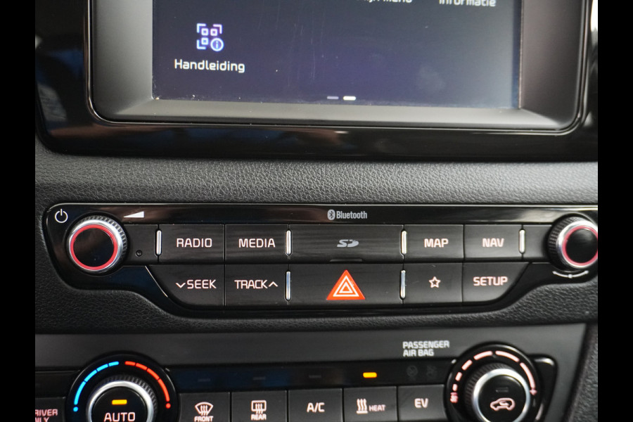 Kia e-Niro 64kWh AUT 204pk Navi Auto-Pilot Adaptive-Cruise+stop&go Apple Carplay Android Auto Pdc Led Ecc Keyless 1/2 Leder DynamicLine AEB Braking Lmv 17" Lane Assist Dwarsverkeerwaarsching 100% Dealeronderhouden Origineel Nederlandse auto
