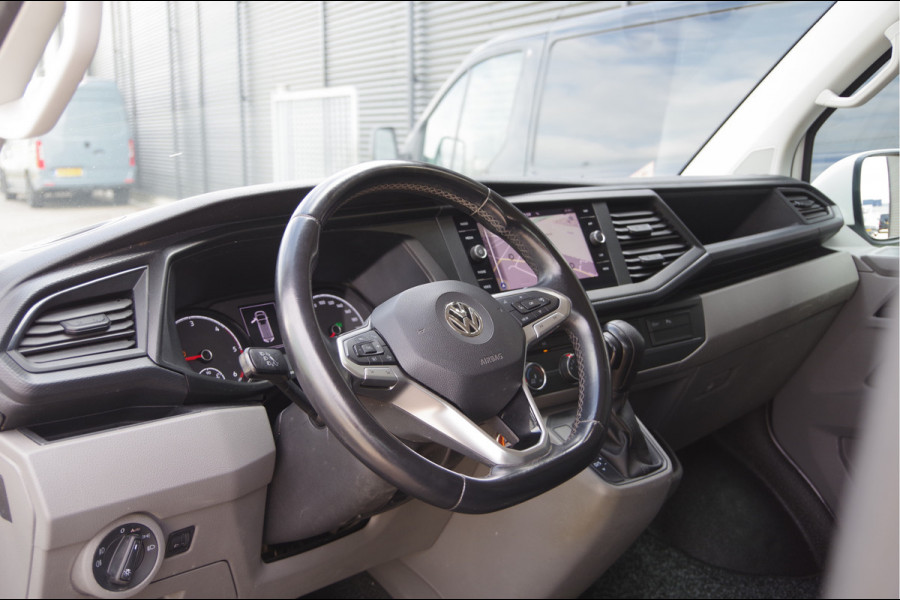 Volkswagen Transporter 2.0 TDI L2 30 DC-5P, 150PK AUT. TREKHAAK, CAMERA, NAVI, CRUISE, AIRCO, VOORRUIT VERWARMING, DUBBELE CABINE