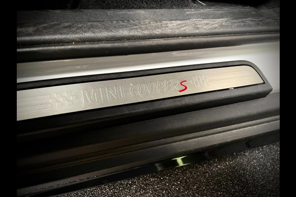 MINI Countryman 2.0 Cooper S ALL4 Chili PANO NAVI 192 PK TREKHAAK AFNEEMBAAR