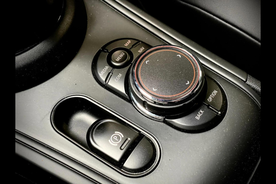 MINI Countryman 2.0 Cooper S ALL4 Chili PANO NAVI 192 PK TREKHAAK AFNEEMBAAR