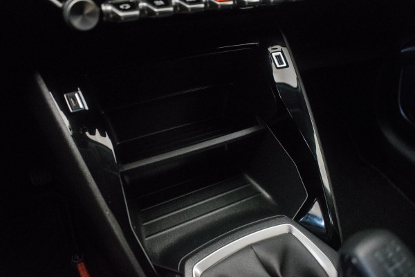 Peugeot 208 1.2 PureTech Active ORG NL [ Carplay Full LED DAB+ Navigatie Cruise Control ]