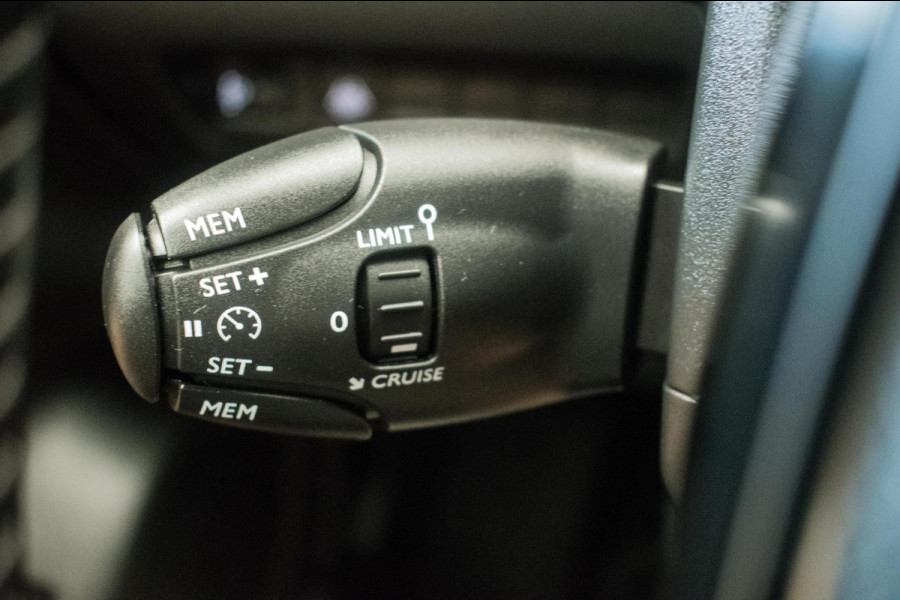 Peugeot 208 1.2 PureTech Active ORG NL [ Carplay Full LED DAB+ Navigatie Cruise Control ]