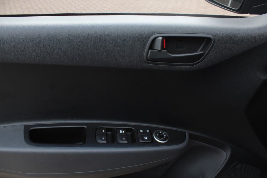 Hyundai i10 1.0i Go! 2017 / Navigatie / Apple CarPlay / Bluetooth / Lichtmetalen Velgen / Cruise control / Climate Control