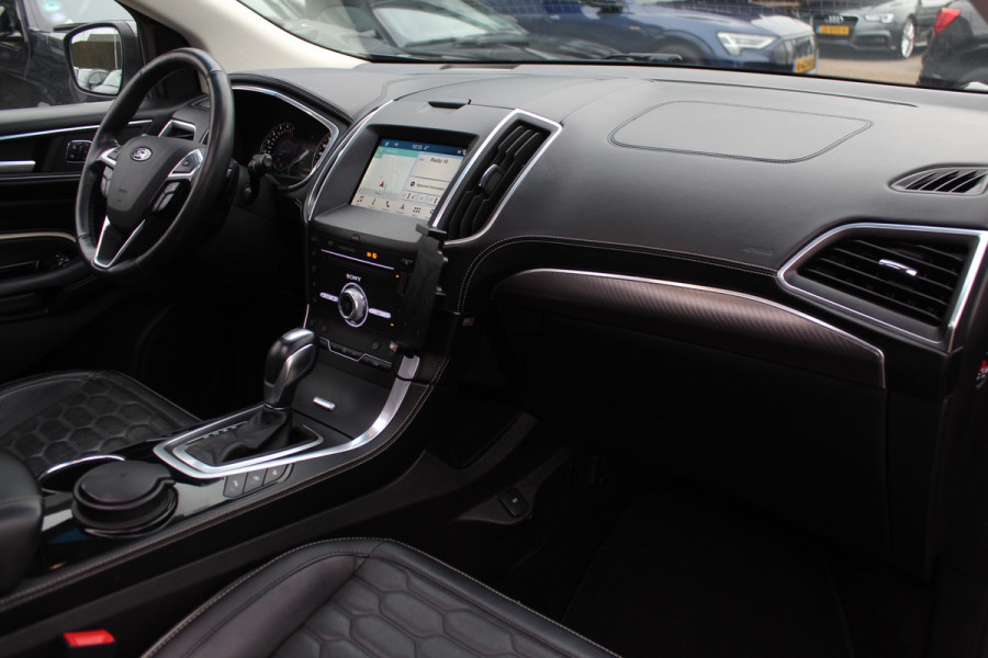 Ford Edge 2.0 TDCI Vignale / Trekhaak / Panoramadak / Camera / Leder / 20'' / Keyless / Apple CarPlay / DAB / Stoelverwarming / Stuurverwarming / Cruise Control