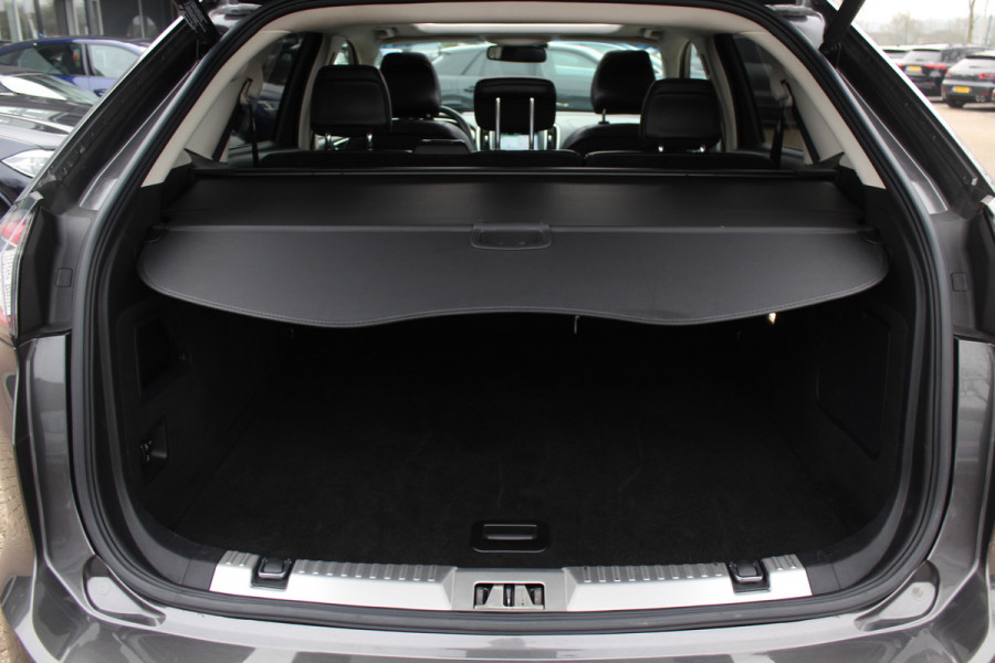 Ford Edge 2.0 TDCI Vignale / Trekhaak / Panoramadak / Camera / Leder / 20'' / Keyless / Apple CarPlay / DAB / Stoelverwarming / Stuurverwarming / Cruise Control