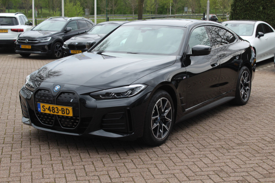 BMW i4 eDrive40 High Executive 84 kWh M Sport / SoH 96% / 360Camera / Head-up / Leder / Harman Kardon / Virtual Cockpit / 18'' / Navigatie / Harman Kardon / Stoelverwarming / DAB / ACC