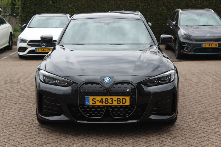 BMW i4 eDrive40 High Executive 84 kWh M Sport / SoH 96% / 360Camera / Head-up / Leder / Harman Kardon / Virtual Cockpit / 18'' / Navigatie / Harman Kardon / Stoelverwarming / DAB / ACC