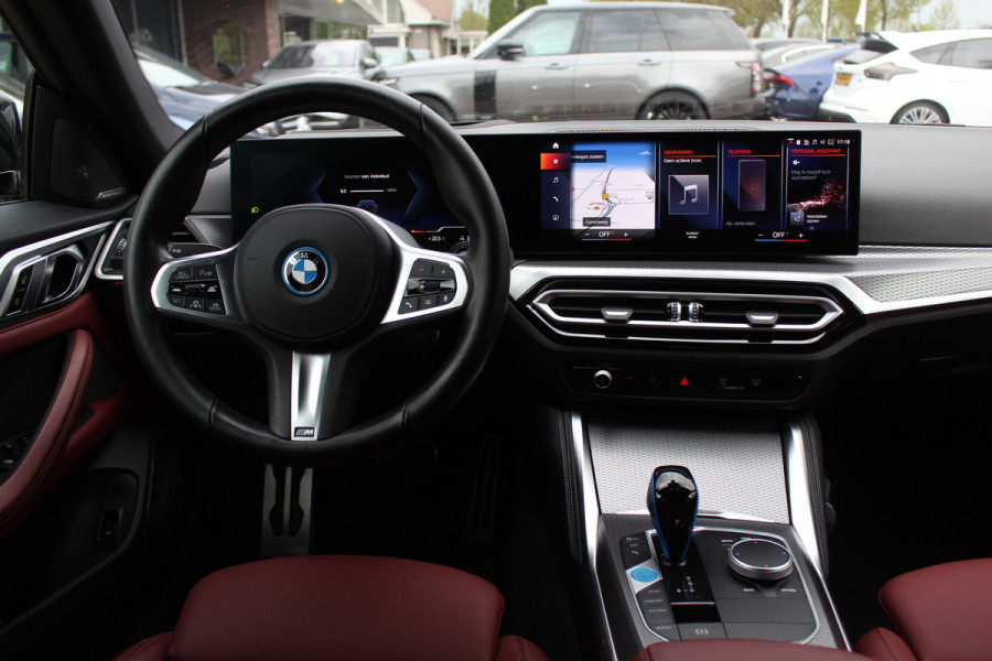 BMW i4 eDrive40 High Executive 84 kWh M Sport / SoH 96% / 360Camera / Head-up / Leder / Harman Kardon / Virtual Cockpit / 18'' / Navigatie / Harman Kardon / Stoelverwarming / DAB / ACC