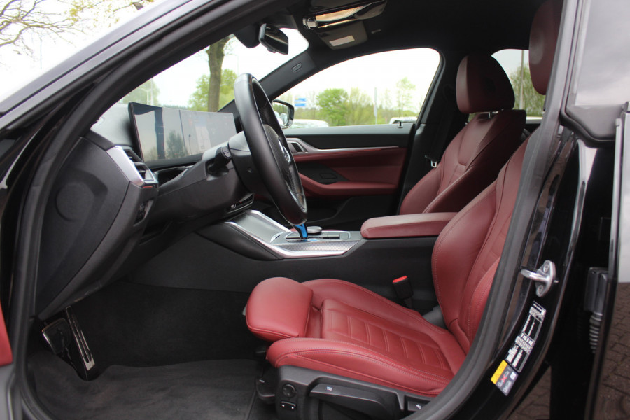 BMW i4 eDrive40 High Executive 84 kWh M Sport / SoH 96% / 360Camera / Head-up / Leder / Harman Kardon / Virtual Cockpit / 18'' / Navigatie / Harman Kardon / Stoelverwarming / DAB / ACC
