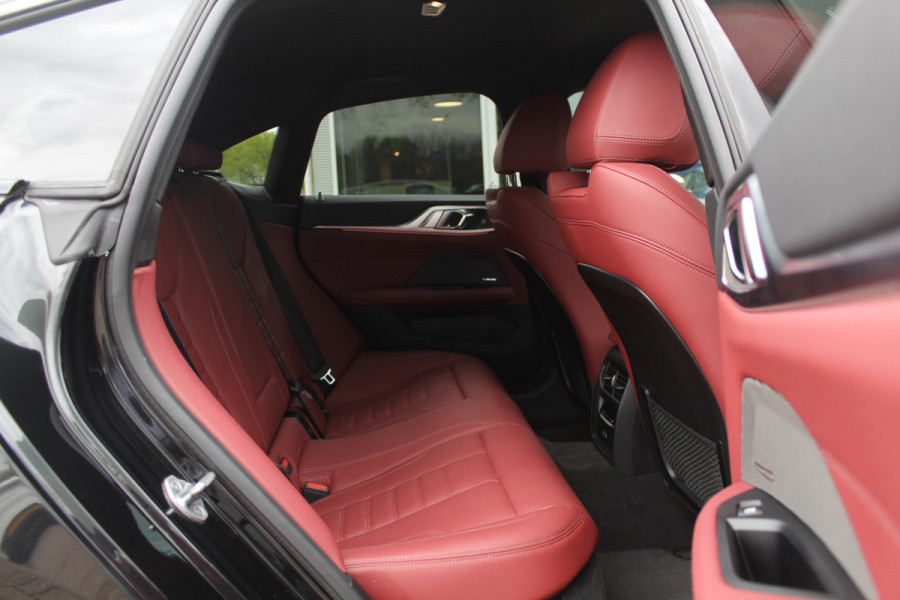 BMW i4 eDrive40 High Executive 84 kWh M Sport / SoH 96% / 360Camera / Head-up / Leder / Harman Kardon / Virtual Cockpit / 18'' / Navigatie / Harman Kardon / Stoelverwarming / DAB / ACC