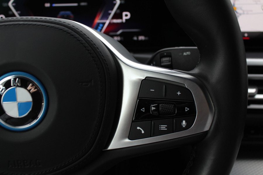 BMW i4 eDrive40 High Executive 84 kWh M Sport / SoH 96% / 360Camera / Head-up / Leder / Harman Kardon / Virtual Cockpit / 18'' / Navigatie / Harman Kardon / Stoelverwarming / DAB / ACC