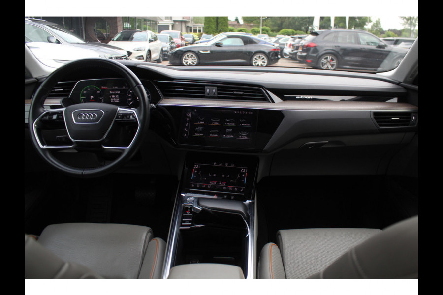 Audi e-tron e-tron 55 quattro advanced Pro Line Plus 95 kWh / Full option! / Trekhaak / Panoramadak / 360Camera / Head-up / B&O / Keyless / 21'' / Softclose / Stoelmassage / Luxe Leder / Nachtzicht / DAB / ACC